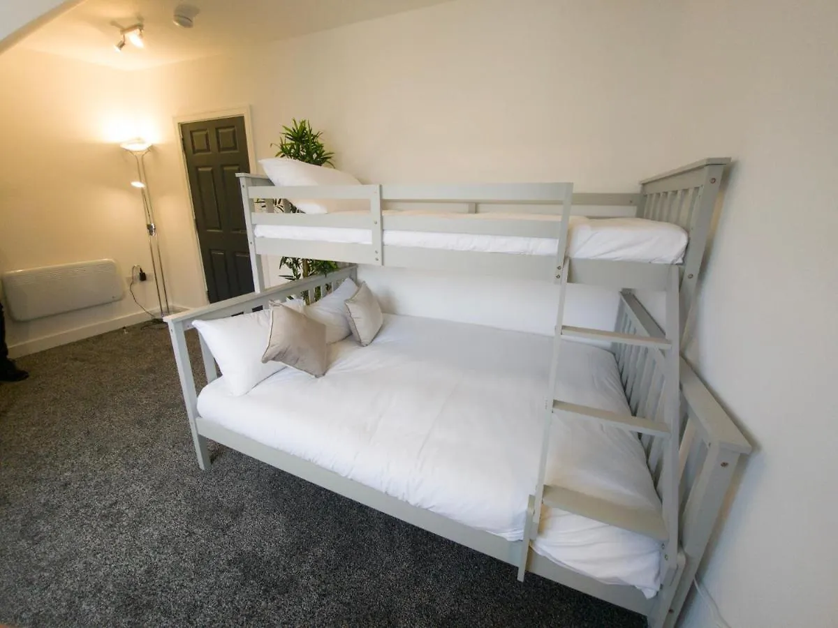 Apartment Principality Suites; Three Bed By Property Promise Cardiff United Kingdom