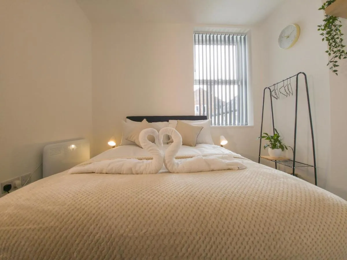 Principality Suites; Three Bed By Property Promise Cardiff 0*,